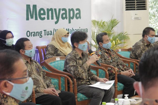 Rektor-Menyapa-Ortu-Mahasiswa